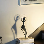 Carica l&#39;immagine nel visualizzatore di Gallery, Ballerina - Scultura in ferro - Altezza 45 cm
