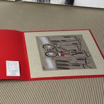 Carica l&#39;immagine nel visualizzatore di Gallery, Un giretto in centro storico - Pastello a cera e olio su carta
